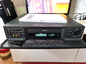 Siemens FM- 739 V6 SVHS Recorder - Foto 1 di 13