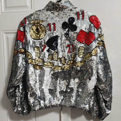 Jaqueta bombardeiro de seda VEGAS Casino totalmente lantejoulas enfeitada / dados da sorte / cartões - Imagem 1 de 4
