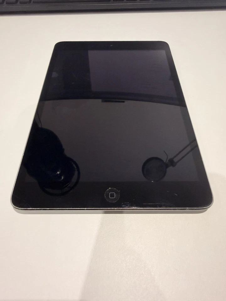 Apple iPad Mini 2 A1489 16GB, 2nd Generation, Space Grey WiFi 32GB - Image 1 of 4