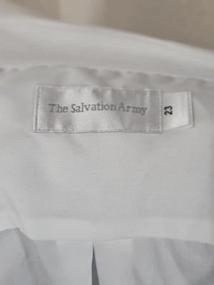 Camisa de vestir para hombre manga corta con mangas charreteras talla 23 cuello color blanco TSA Foto 1 de 3