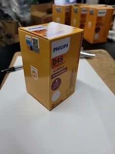 Philips OEM D4S 4300K HID Xenon Replacement Headlight Bulb | 42302 | Pack of 1 - Picture 1 of 4