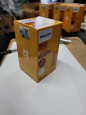 Philips OEM D4S 4300K HID Xenon Replacement Headlight Bulb | 42302 | Pack of 1 - Image 1 of 4