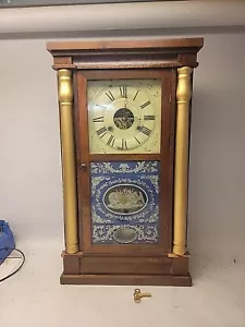 ANTICO OROLOGIO SETH THOMAS OGEE 30 ORE, CON PILASTRI FUNZIONANTE - Foto 1 di 11