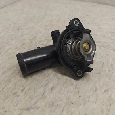 Carcasa termostato refrigerante motor-VIN: G Mopar se adapta a Jeep Wrangler 17-18 3,6 L-V6 Foto 1 de 4