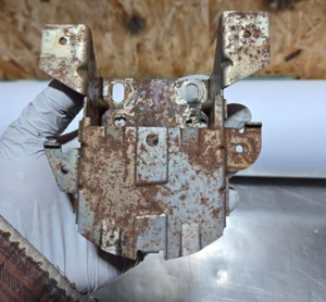 93-97 FORD PROBE GT REAR ASH TRAY CENTER CONSOLE MOUNT BRACKET GTS OEM - Picture 1 of 6