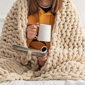 Coperta lavorata a maglia gigante ciniglia grossa fatta a mano 127 x 152 cm avena prezzo di ricambio £129 - Foto 1 di 6