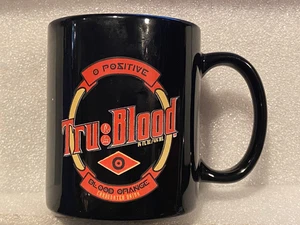 Taza True Blood de 3 3/4" *usada/pantalla/limpia* DMB - Imagen 1 de 6
