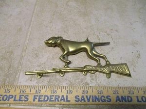 VTG Brass Dog Pointer & Rifle Key Hook Gun Hunting Wall Hanger Man Cave Decor - Picture 1 of 3