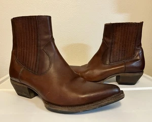 Frye Sacha abgenutzt braun Leder Western Chelsea Stiefeletten Größe 7,5B defekt - Bild 1 von 12