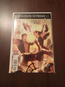 Marvel Comics Squadron Supreme #12 dicembre 2016 - Foto 1 di 12