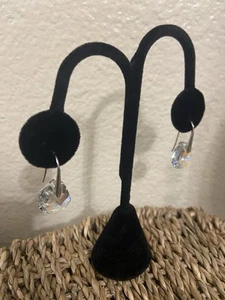 Beautiful SWAROVSKI Clear Crystal Drop Prism Pierced Earrings Swan Mark Silver - Picture 1 of 8