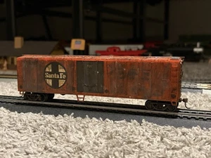 HO Scale Bachmann Custom Weathered Box Car Santa Fe ATSF - Picture 1 of 7
