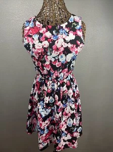 Lily Rose Dress Size Medium Floral Sleeveless Pullover Stretch - Picture 1 of 6