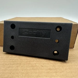 #1037 Mounting Plate Only for #1025 Right Angle Gunnel Mount Bracket,Black - Picture 1 of 8