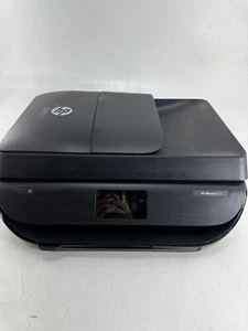 Impresora de inyección de tinta inalámbrica todo en uno HP Officejet 5255 PROBADA - Nivel de tinta muy bajo - Imagen 1 de 16