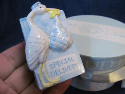 *NEW Mud Pie Special Delivery Baby Boy Blue Porcelain Hinged Box in Hat Box - Изображение 1 из 4