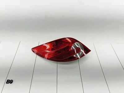 06-10 MERCEDES BENZ R350 REAR LEFT DRIVER SIDE TAIL LIGHT BRAKE STOP LAMP OEM - Image 1 of 4