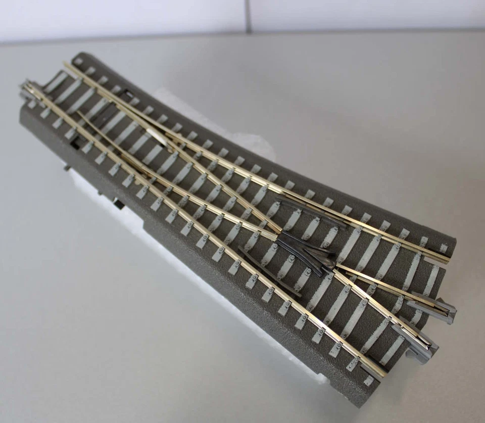 ## Tillig 83817 BW Links - Bettungsgleis-Weiche 15° - Neu in OVP ## - Bild 1 von 1