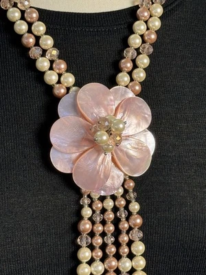 Ожерелье с цветочным узором Joan Rivers Simulated Pearl, Glass Pink Starlet 22 дюйма + 3 дюйма - Изображение 1 из 4