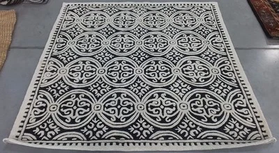 BLACK / IVORY 6'-0" x 6'-0" Flaw in Rug, Reduced Price 1172774549 CAM123E-6SQ - Image 1 of 4