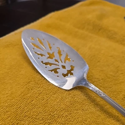 Vintage Oneida Community Tudor Plate Cake Pie Server 9.5" - Image 1 of 4