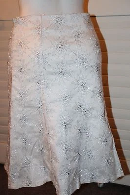 Falda Arden B Lápiz Acampanada Invierno Blanca Adornada Lúrex Rodilla Moda XS 0 02 Foto 1 de 4