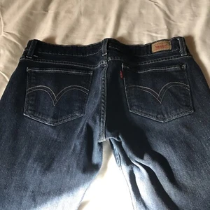 Levi’s Too Superlow 524 women’s jeans Sz 11 Short - Picture 1 of 11