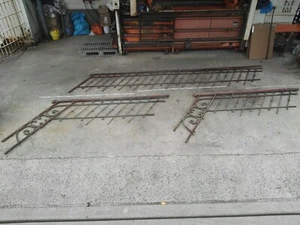 Alte Gitter 3 Stück zwei mal Treppe ein mal Brüstung Gründerzeit inkl.Mwst - Bild 1 von 12