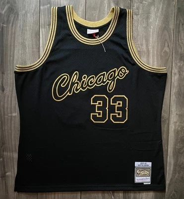 Camiseta Mitchell & Ness Scottie Pippen Chicago Bulls NBA Swingman Negra Dorada 2XL Foto 1 de 4