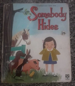 Somebody Hides, Vintage Whitman Fuzzy Wuzzy Children's Book, 1963 - Foto 1 di 5