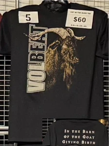 Camiseta Volbeat 2025 In The Barn Of The Goat Two Sides Unisex Reimpresión - Imagen 1 de 4