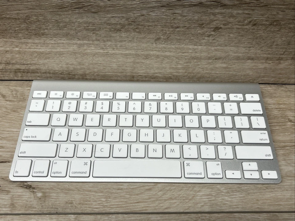 Apple Wireless Bluetooth Keyboard Model A1314 - Image 1 of 1