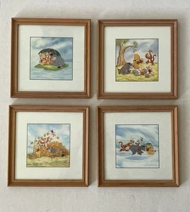 Disney Winnie The Pooh 100 acres madera impresiones imágenes de guardería conjunto de 4 temporadas - Imagen 1 de 12