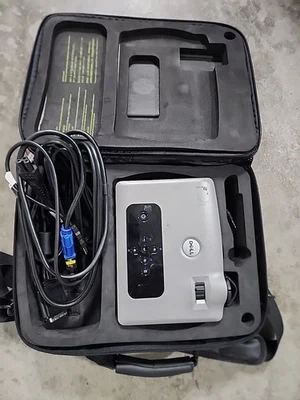 Dell 3400MP DLP Portable Projector with Case and Cables - Image 1 of 4