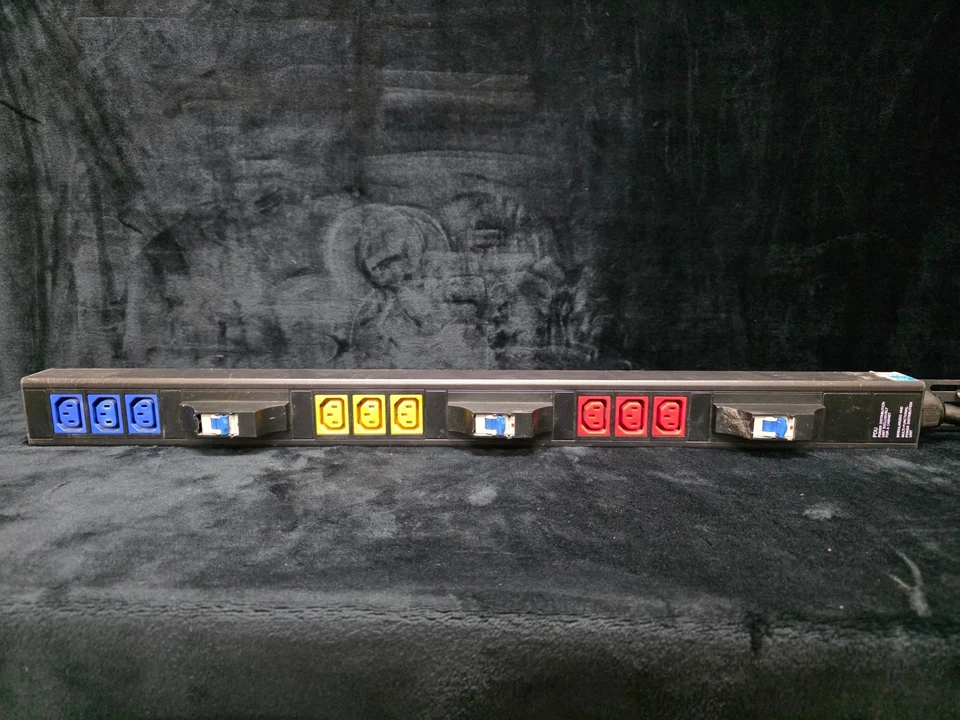 High Quality Power Distribution Unit 204V 50/60Hz 32A 3 Phase Unit Minining - Image 1 of 4