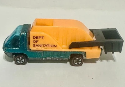 Hot Wheels Redline Heavyweights WASTE WAGON Green HK Dark Interior - Image 1 of 4