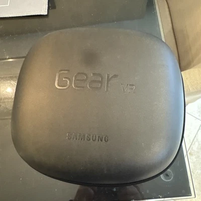Samsung SM-R322NZWAXAR Gear VR Headset - Frost White headset and case only  - Image 1 of 4