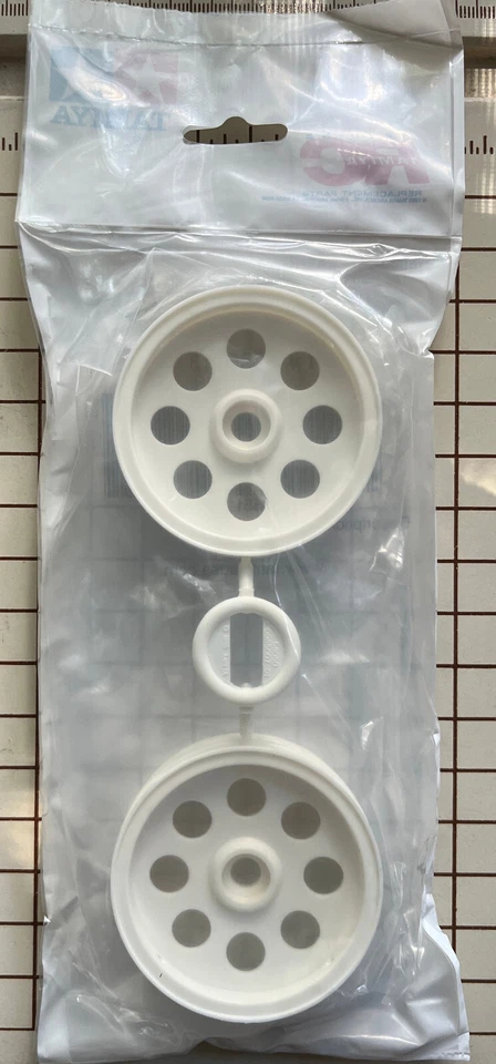 Tamiya RC 2-PACK FRONT Wheel Set in White Wild One 1:10 Buggy: 58050 # 9335013 - Image 1 of 1