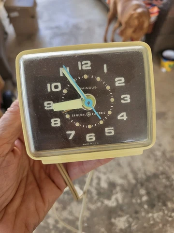 Luminous General Electric Alarm Clock Model #7370-1A Made in USA Tested Works Cover