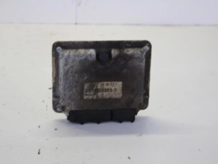 Centralina motore Seat Inca 9KS 038906013E P10086539 - Immagine 1 di 1