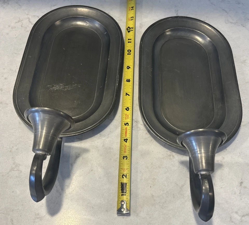 Juego de 2 Apliques de Pared de Peltre Candelabros 13.25" Colonial Casting Meriden, CT Foto 1 de 4