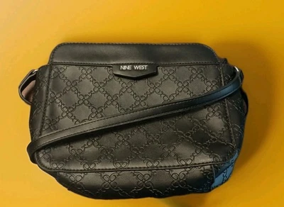 Mini Bolso Bandolera Negro Nine West Bowie Top Cremallera Excelente 4 Cualquier Ocasión Foto 1 de 3