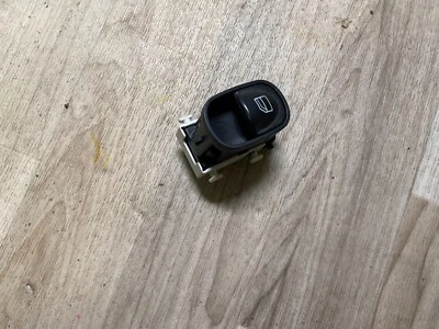 INTERRUPTOR DE VENTANA ELÉCTRICA TRASERO DERECHO O IZQUIERDO MERCEDES BENZ CLK350 CLK500 OEM Foto 1 de 3