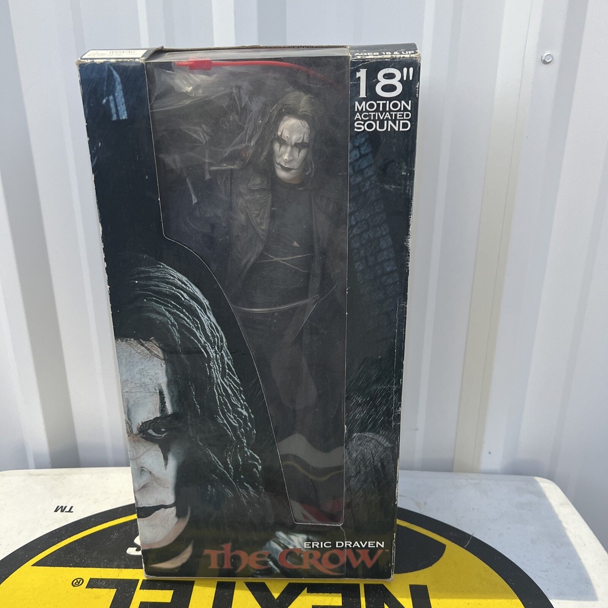 クロウ NECA REEL TOYS THE CROW 特大フィギュア Amazon | 限定 ダイアモンドセレクト クロウ / 飛翔伝説