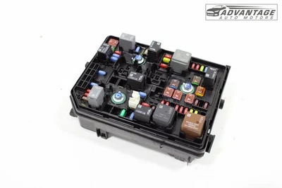 GMC TERRAIN 2018-2021 1,5 L caja de relé de fusibles bloque de conexiones módulo unidad OEM Foto 1 de 4