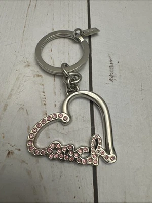 Llavero Coach Rosa Pavé Cristal Script Firma Corazón Con Etiqueta Colgante Usado en Excelente Condición Foto 1 de 4