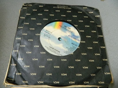 LYNYRD SKYNYRD free bird 7" vinyl single - Image 1 of 3