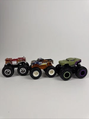 Lote de 3 Monster Truck Car Toys Hot Wheels Monster Trucks Big Foot Hulk Firetruc Foto 1 de 4