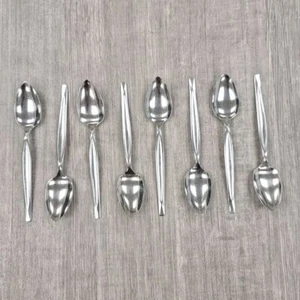 Vintage Wm Rogers Mfg Co Serrated Grapefruit Spoons Lot of 8 - Picture 1 of 8