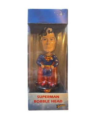 NOVO NA CAIXA VINTAGE SUPERMAN BOBBLE HEAD DC COMICS Warner Brothers 7,5” 2003  - Imagem 1 de 4